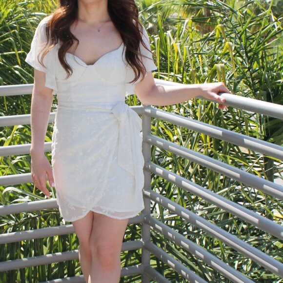 APHRODITE MOLDED BUST ANGEL SLEEVE WRAP DRESS EMBROIDERED WHITE - Picture 9 of 13